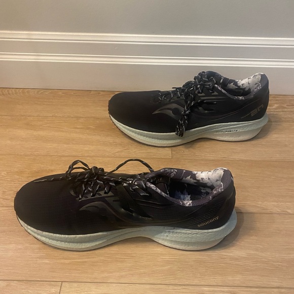 Saucony Triumph 20 Runshield shoes in men’s size 14 - Picture 3 of 5
